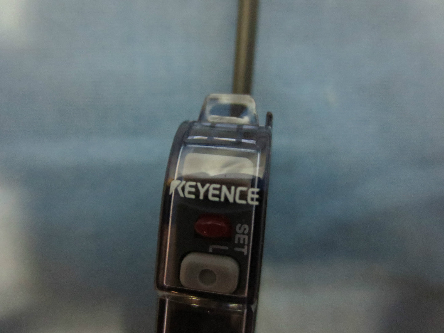 KEYENCE FS-V21R PHOTOELECTRIC FIBER OPTIC AMPLIFIER - 12-24VDC
