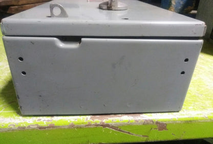 General Electric GE DD2S4324 - 200 AMP, 240 VAC 3-Pole FUSIBLE PANELBOARD SWITCH