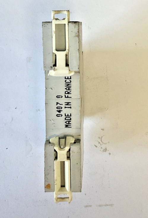 LEGRAND 05818 FUSE HOLDER 10 x 38 100KA 500VAC  ***LOTOF3***