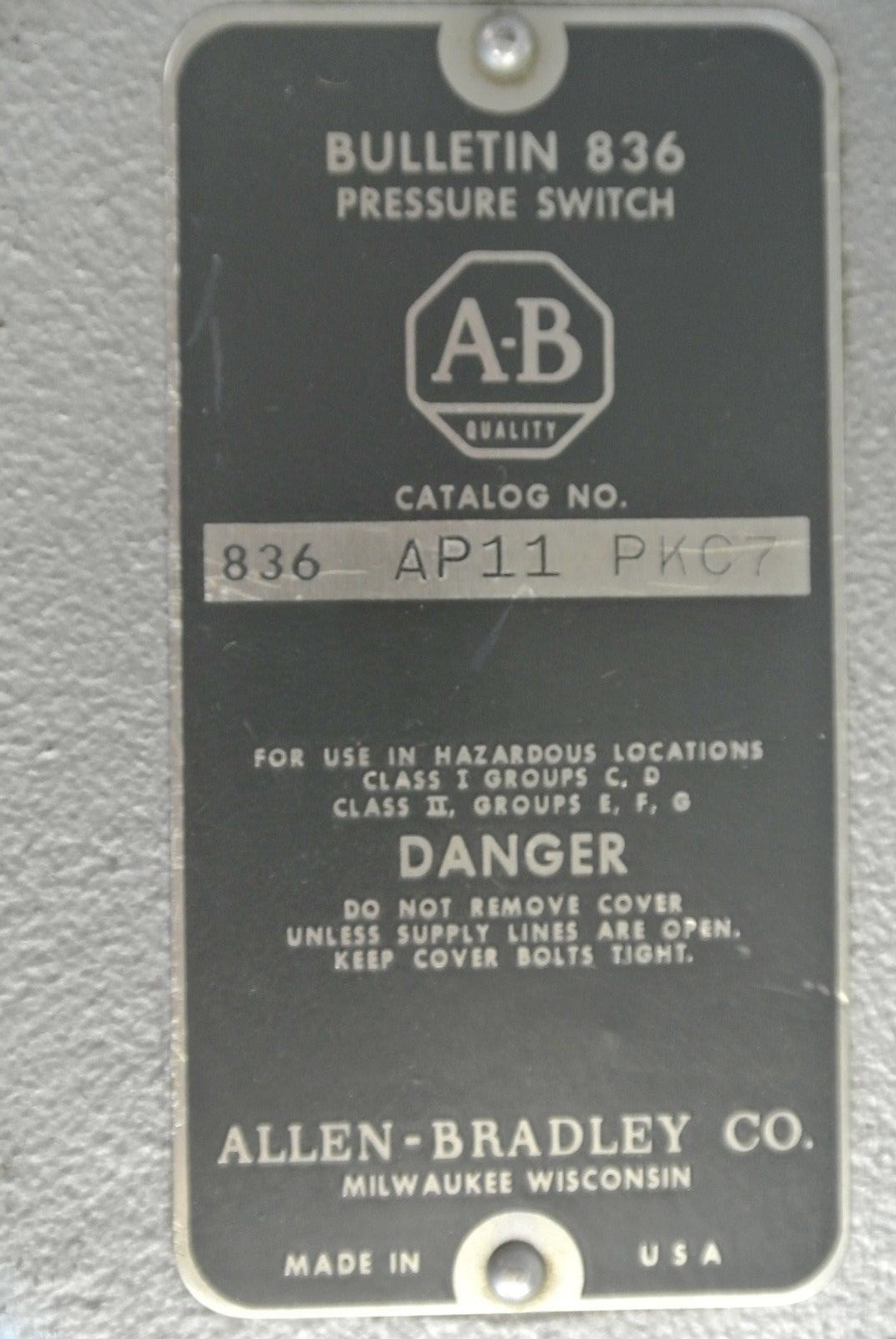 ALLEN-BRADLEY 836 AP11 PKC7 PRESSURE SWITCH  - NEW SURPLUS