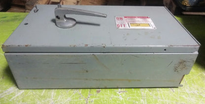 General Electric GE DD2S4324 - 200 AMP, 240 VAC 3-Pole FUSIBLE PANELBOARD SWITCH