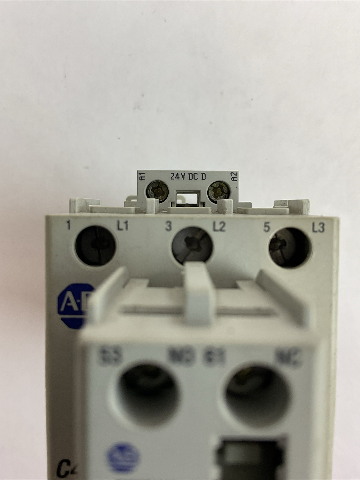 ALLEN BRADLEY 100-C43D*00 CONTACTOR SER A 600VAC 63A 3PH 30HP COIL 24VDC 100-F
