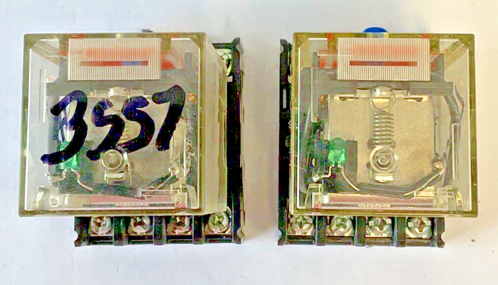 OMRON MK2PN-S RELAY 10A   W/YOUNG NDS 8 BASE 300V 10A** LOTOF2**
