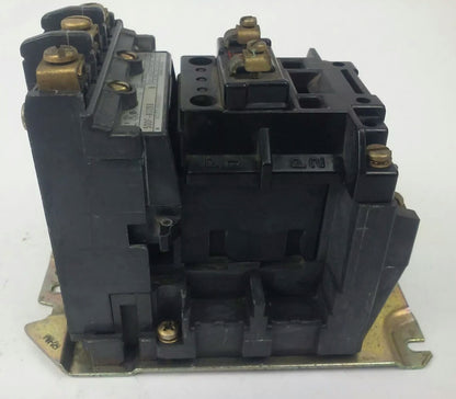 ALLEN BRADLEY 500FL-AOD93 SER.B STARTER, 18A,600V,120V COIL, 5HP, CONTACTS GREAT