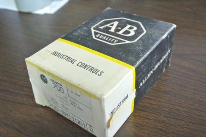 ALLEN-BRADLEY 700-RM110A1 - AC CONTROL RELAY - 120V, 60Hz - NEW SURPLUS