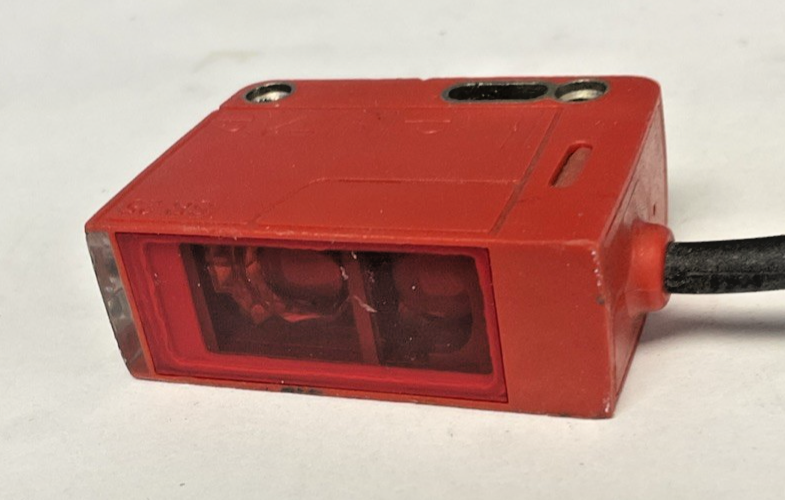 LEUZE HT25C.XL/4P-200-M12 PROXIMITY SWITCH 10-30VDC SENSOR 220MA CLASS 2