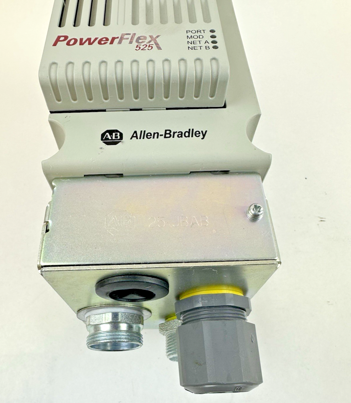 ALLEN-BRADLEY 25B-D010N104 AC DRIVE SER.A 528V FRN:5.001 4KW 5HP 3P W/25-JBAB