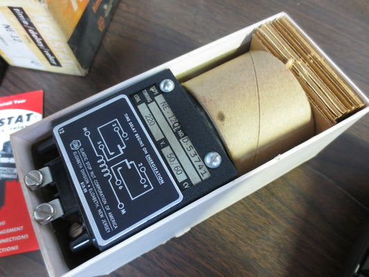 AGASTAT NE-12QT TIME DELAY RELAY - 220V, 50/60Hz -HAS CRACK SEE PHOTOS