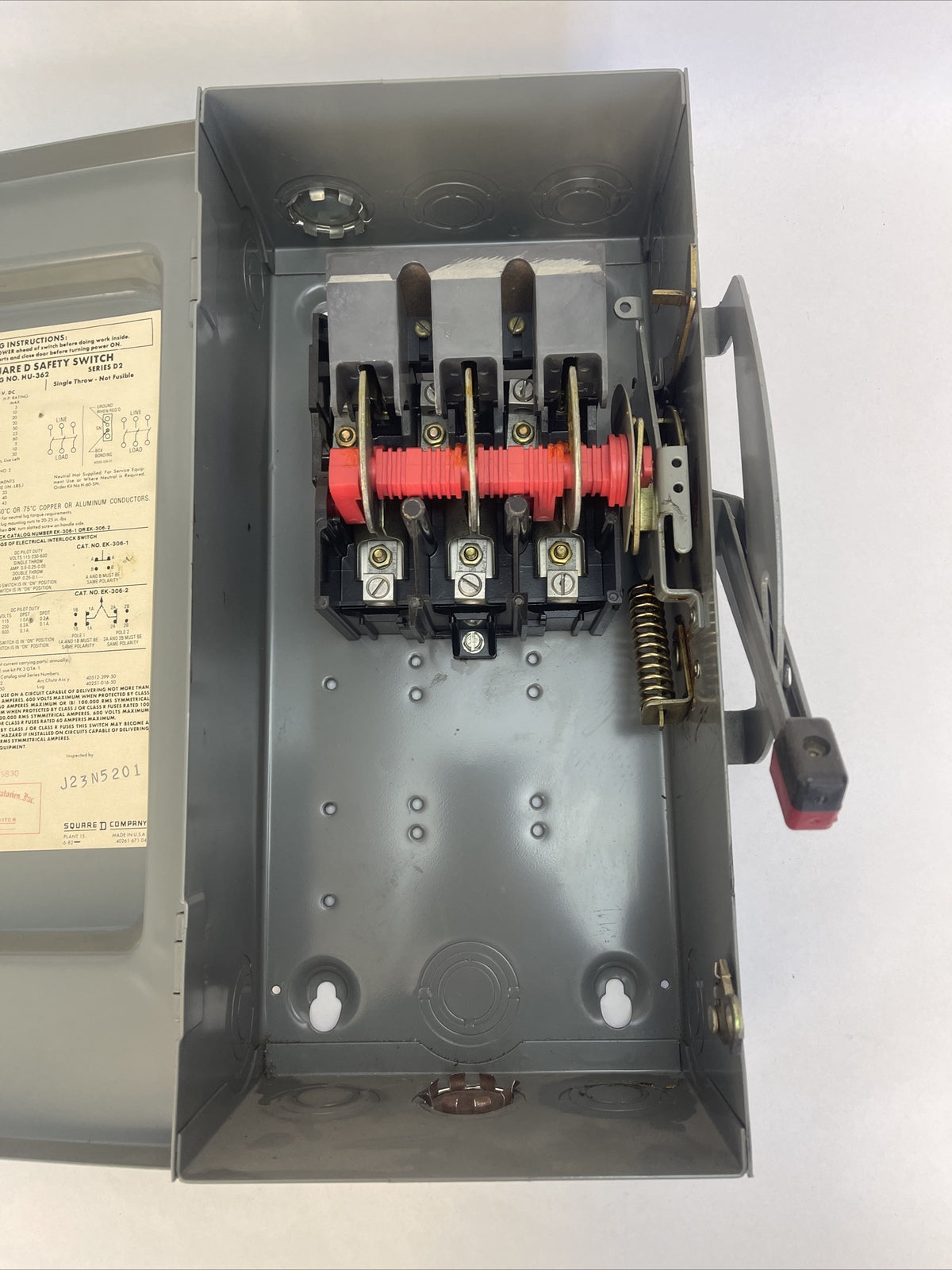 SQUARE D HU-362 NON-FUSIBLE SAFETY SWITCH 600VAC/DC 60AMP 3POLE 60HP SERIES D2