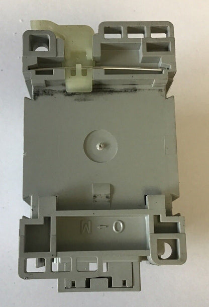 ALLEN BRADLEY 300-AOE*930 CONTACTOR SER.C 18A 600VAC 24VDC