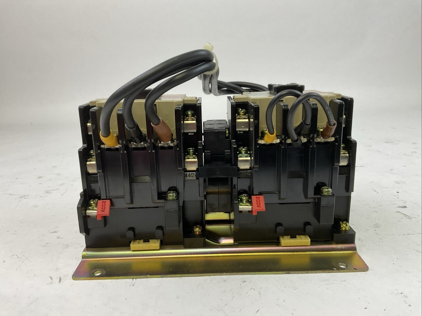 MITSUBISHI REVERSING CONTACTOR S-K35 60A COIL 200V
