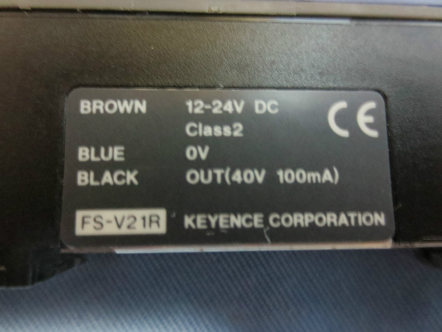 KEYENCE FS-V21R PHOTOELECTRIC FIBER OPTIC AMPLIFIER - 12-24VDC