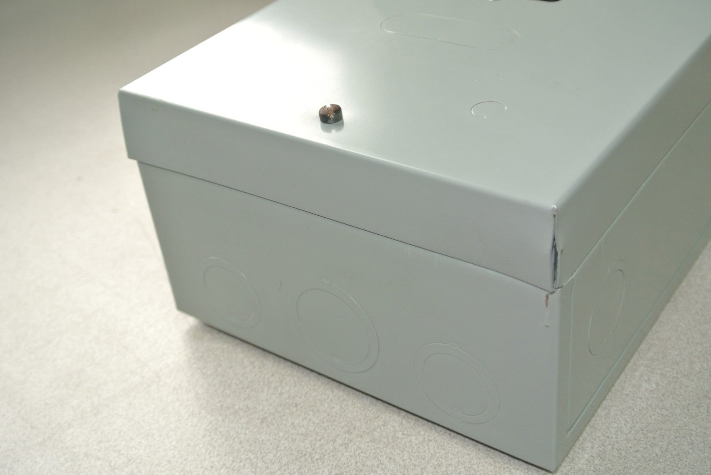 GE CR1062S5A - MANUAL MOTOR STARTER / TOGGLE SWITCH in ENCLOSURE / NEW SURPLUS