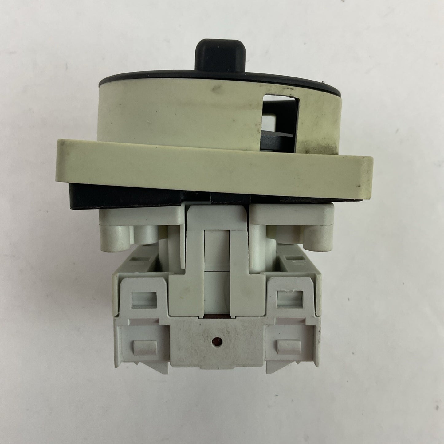 ALLEN BRADLEY 194L-E25 SER A LOAD SWITCH 25A 600VAC 15HP 3PH