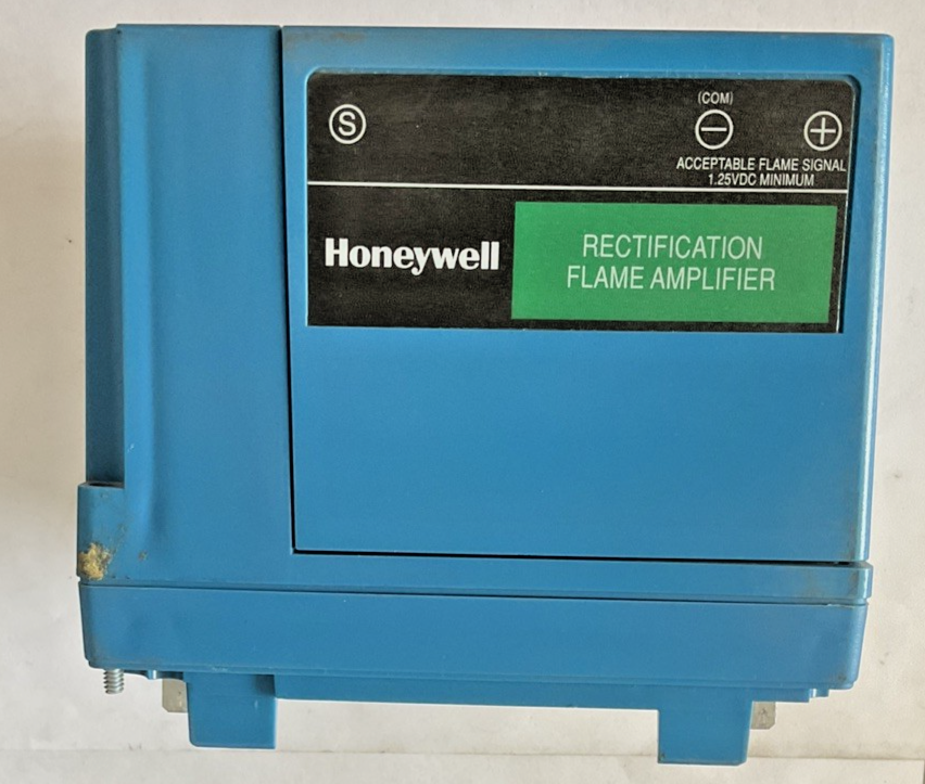 HONEYWELL RM7895B1013 BURNER CONTROL REV.C 120VAC 50/60HZ 9.8AFL 58.8ALR