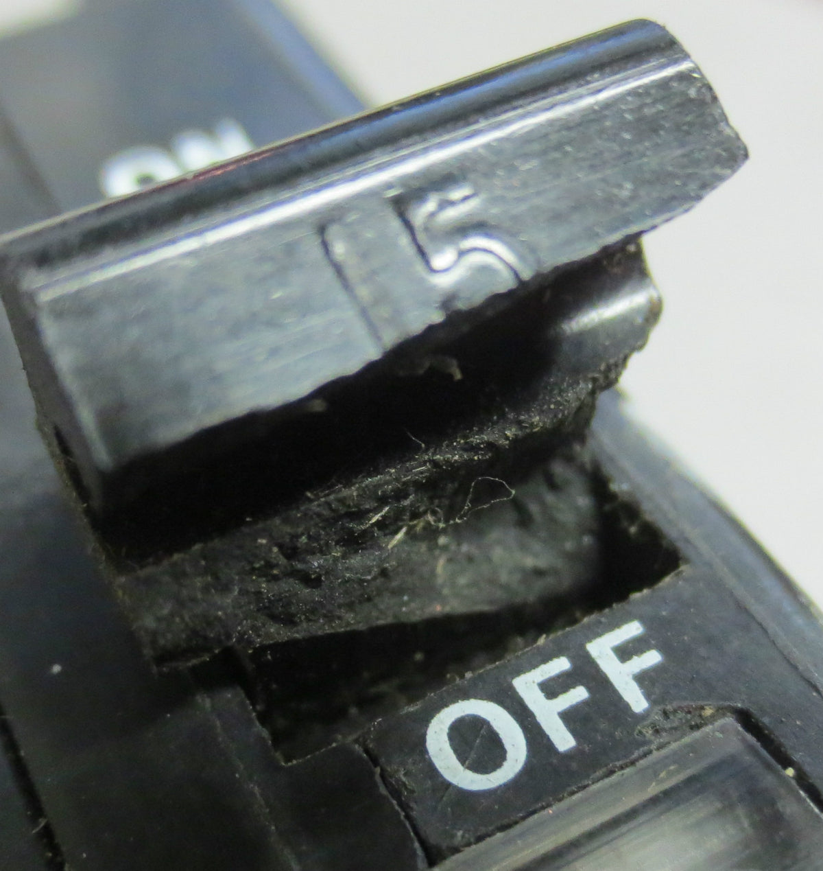SQUARE D QOU CIRCUIT BREAKER - 15A, 2-POLE 10kA - HACR-type - 120/240VAC