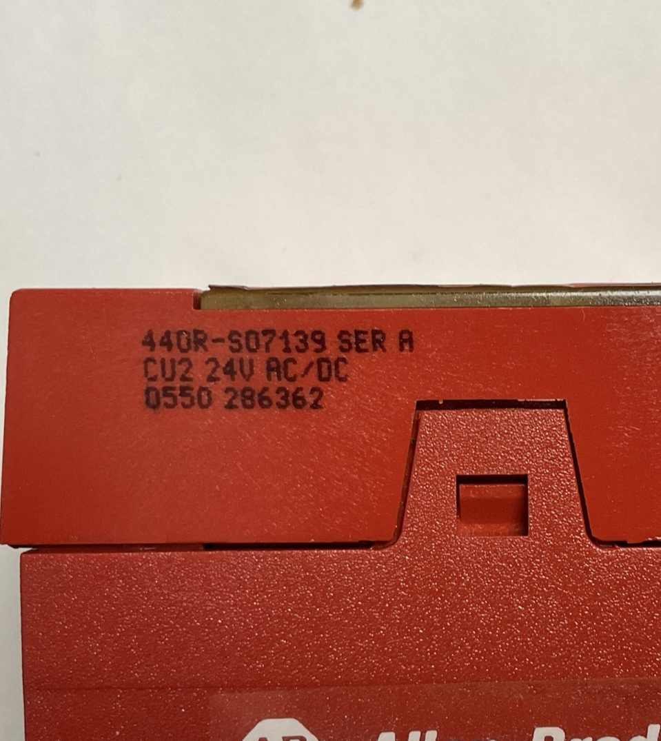 ALLEN BRADLEY 440R-S07139 STOP MOTION DETECTION RELAY SER.A 24VAC/DC