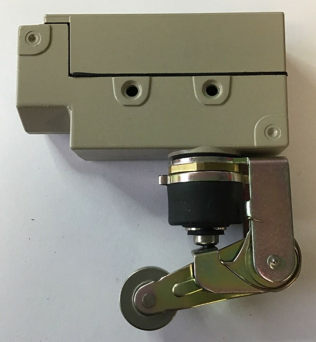 OMRON ZE-NA2-2S LIMIT SWITCH 15A 125,250,OR 480VAC