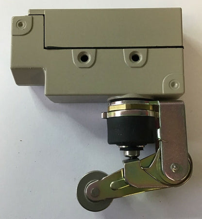 OMRON ZE-NA2-2S LIMIT SWITCH 15A 125,250,OR 480VAC