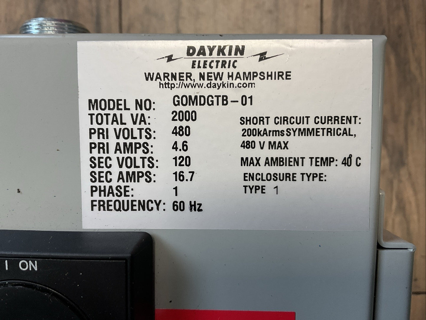 DAYKIN GOMDGTB-01 DISCONNECT SWITCH PRI 480V 4.6A SEC 120V 16.7A TF2000N-4024