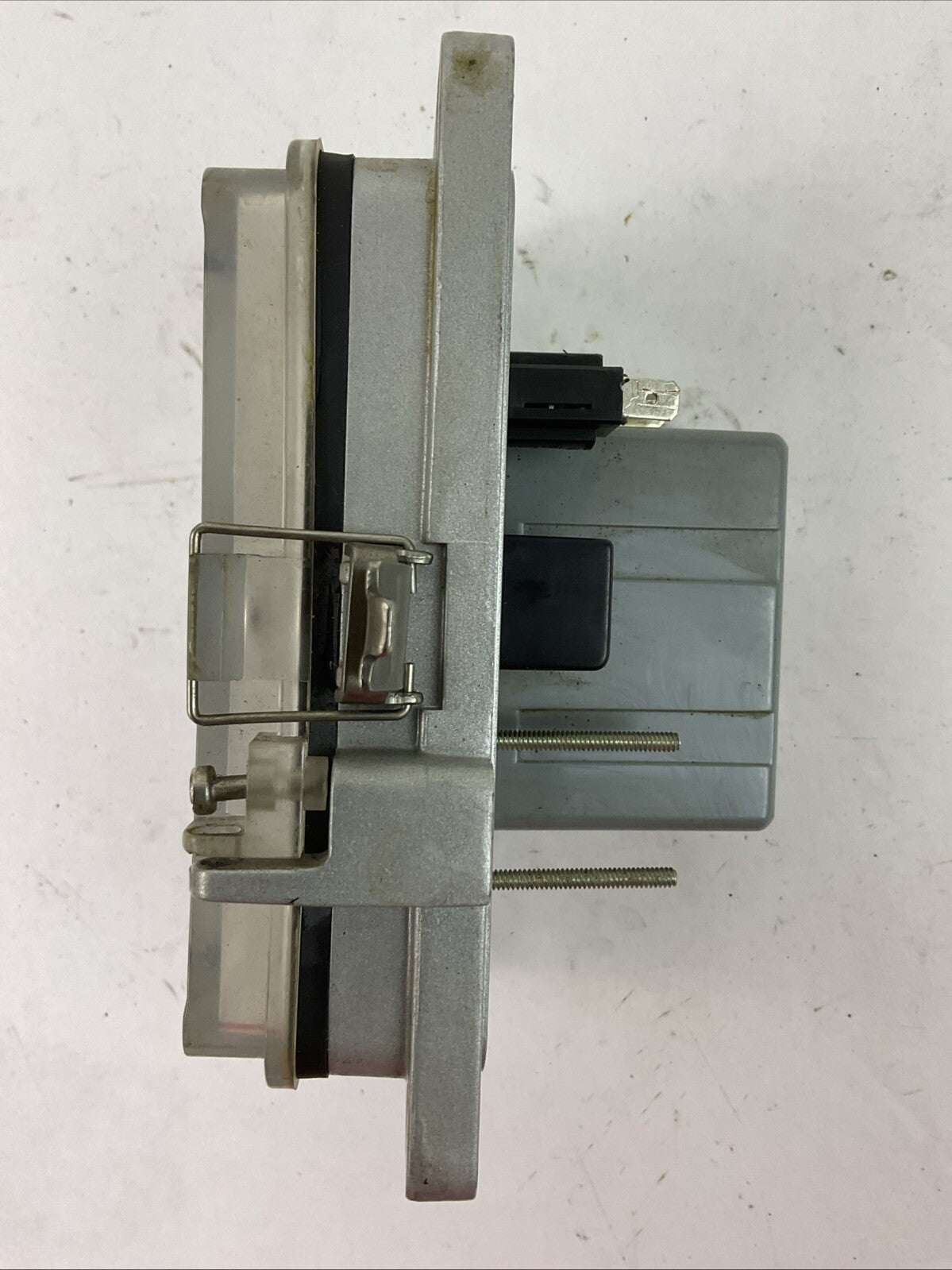 GRACE PORT INTERFACE P-P11R2-M3RF3 USB PANEL INTERFACE CONNECTOR 120VAC 5A
