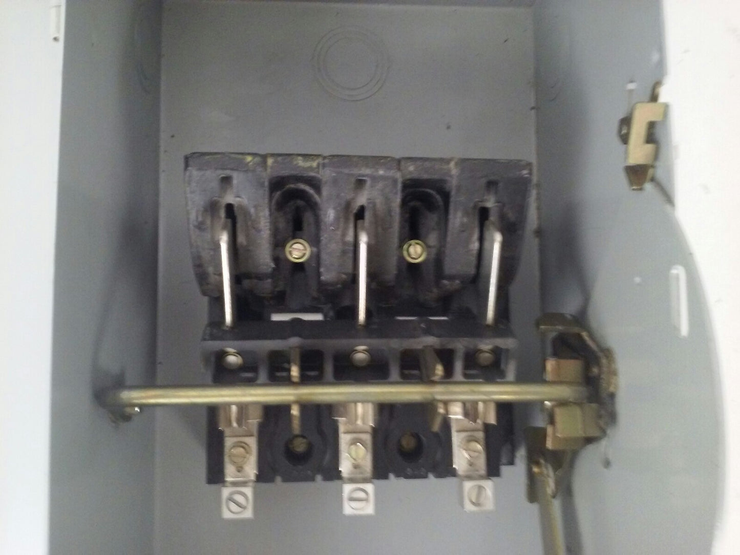 WESTINGHOUSE HUN323 NON FUSIBLE SAFETY SWITCH 100A 240V 3PH 30HP TYPE 1 INDOOR