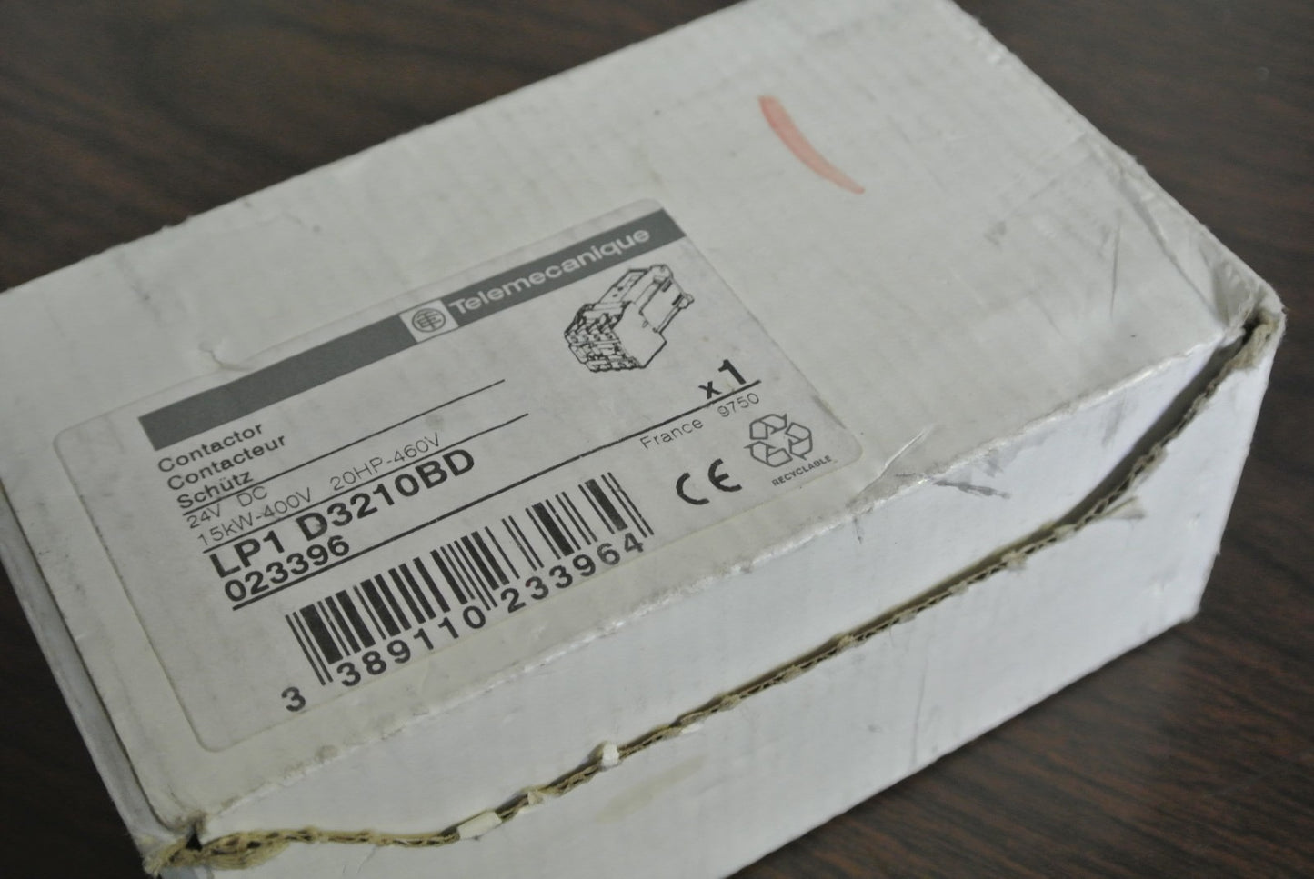 TELEMECANIQUE LP1 D3210BD - CONTACTOR  24VDC, 15kW/400V, 20HP/460V - NEW SURPLUS