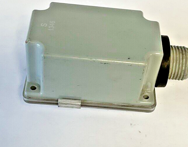 AREA LIGHTING RESEARCH PT-15 PHOTOELECTRIC SWITCH 120VAC 50/60HZ