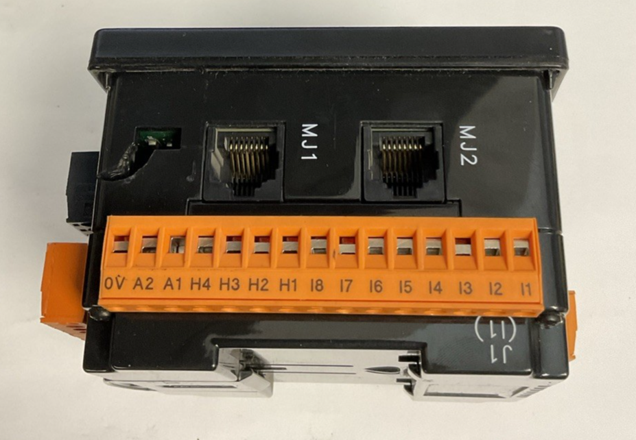 HORNER HE-XE104NM CONTROLLER 24VDC 4A **CRACKED HOUSING NEAR MOUNT**