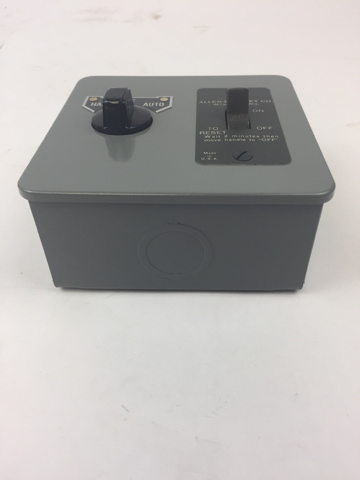 ALLEN BRADLEY 600-TAX9 MANUAL STARTING SWITCH WITH SELECTOR SWITCH 2 POLE NEMA 1
