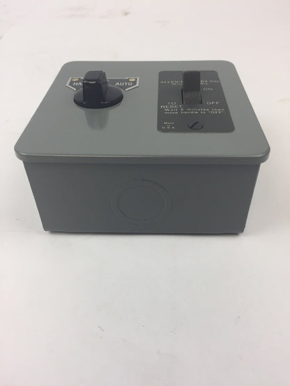 ALLEN BRADLEY 600-TAX9 MANUAL STARTING SWITCH WITH SELECTOR SWITCH 2 POLE NEMA 1