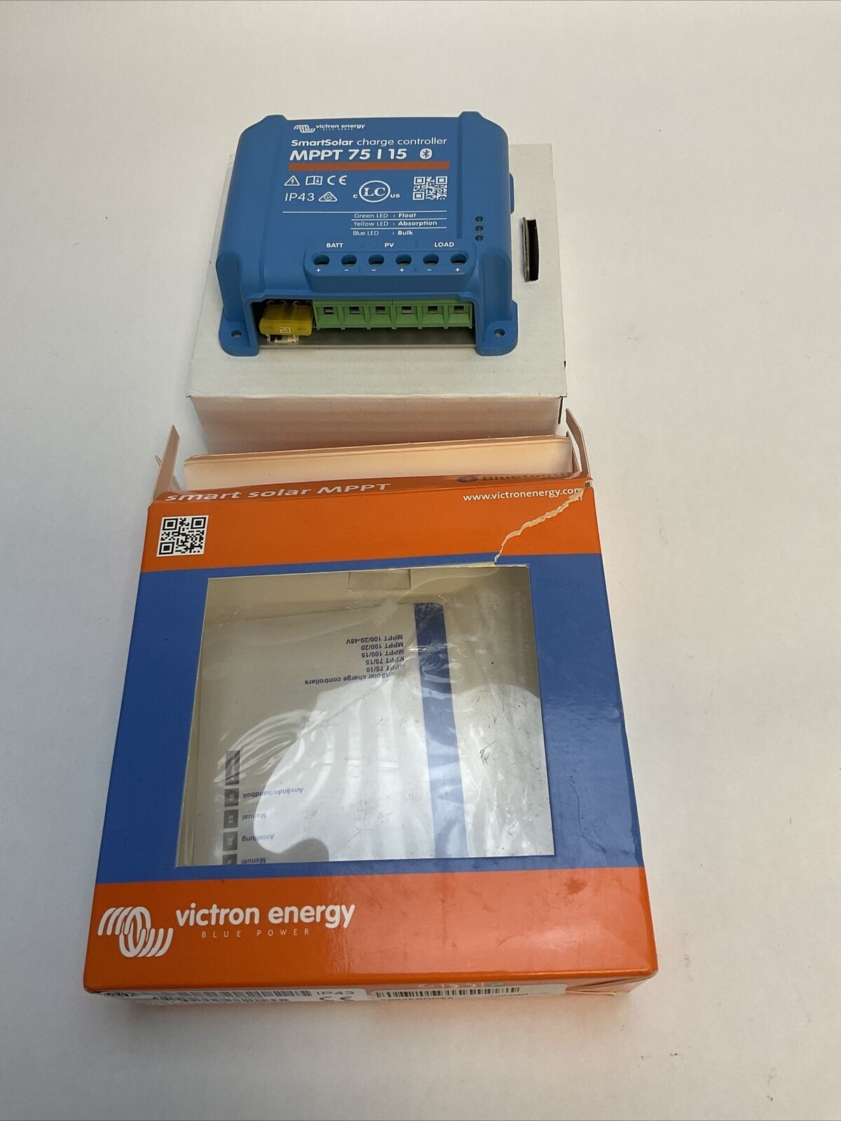 VICTRON ENERGY SCC075015060R SMART CHARGE CONTROLLER MPPT 75/15 75VOLT 15AMP
