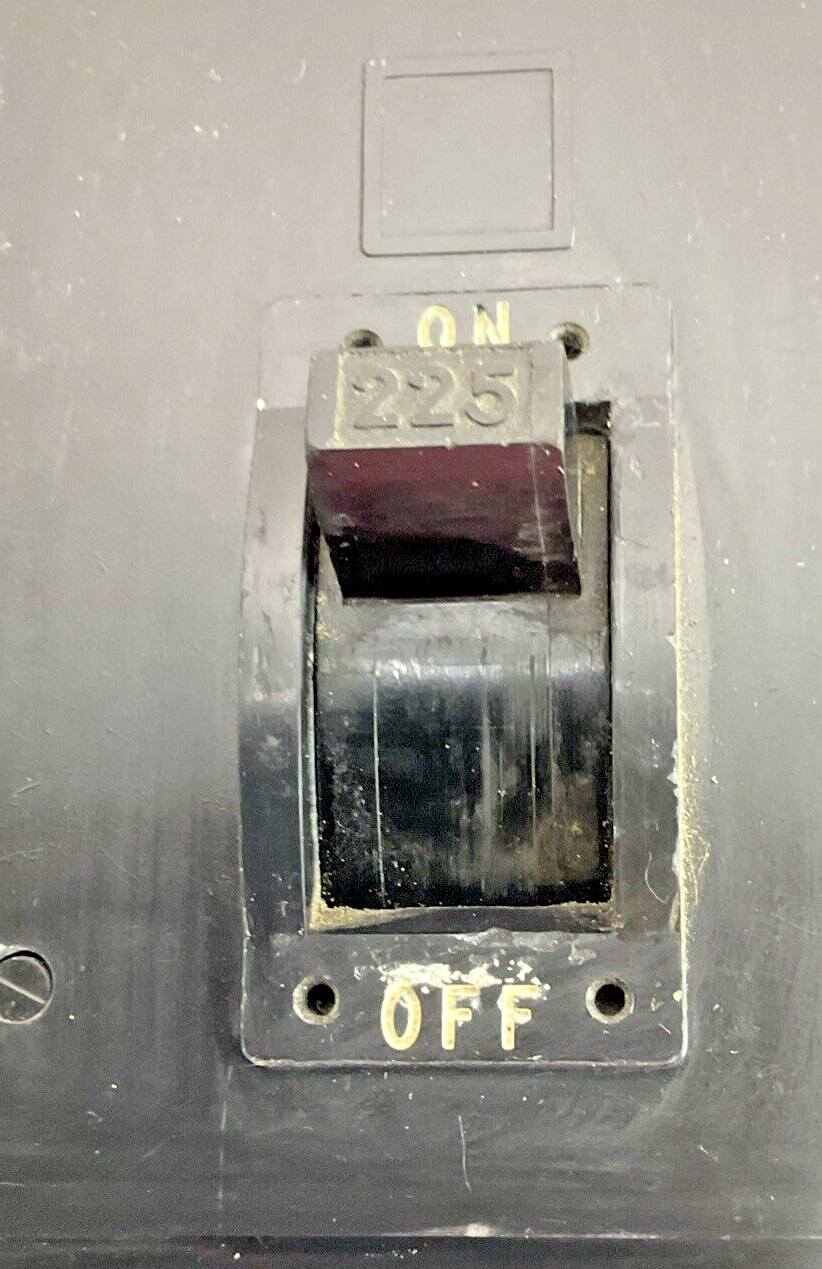 SQUARE D TYPE Q2 CIRCUIT BREAKER 225A 3POLE 240VAC