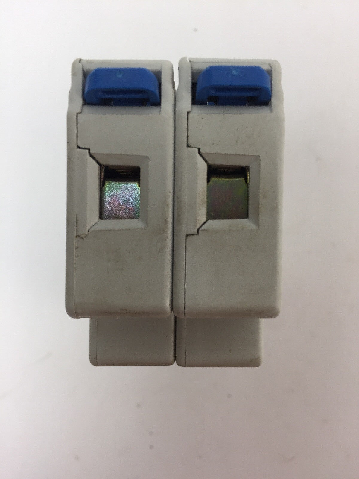 FERRAZ SHAWMUT USCC2 FUSE HOLDER 600V 30A WITH ATDR8 FUSES 8A 600VAC