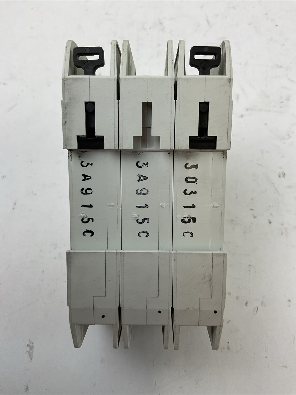 ALLEN BRADLEY 1489-A3C150 SER A CIRCUIT BREAKER 3POLE 15AMP 480Y/277VAC