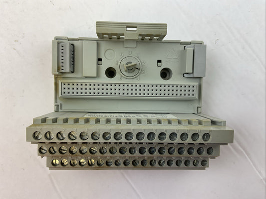 ALLEN BRADLEY 1794-TB32  SER A REV A01 F/W REV NO F/W TERMINAL BASE