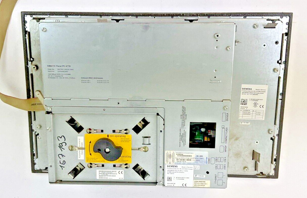SIEMENS 6FC5203-0AF02-0AA1 VER.G OPERATOR PANEL W/ 6FC5210-0DF31-2AB0 CPU VER.A