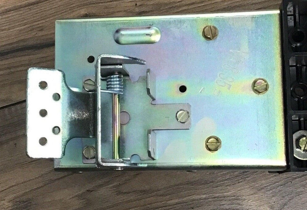 GENERAL ELECTRIC CIRCUIT BREAKER MODULE  AMC4SE MODEL 1 4POLE 600V 300AMPS