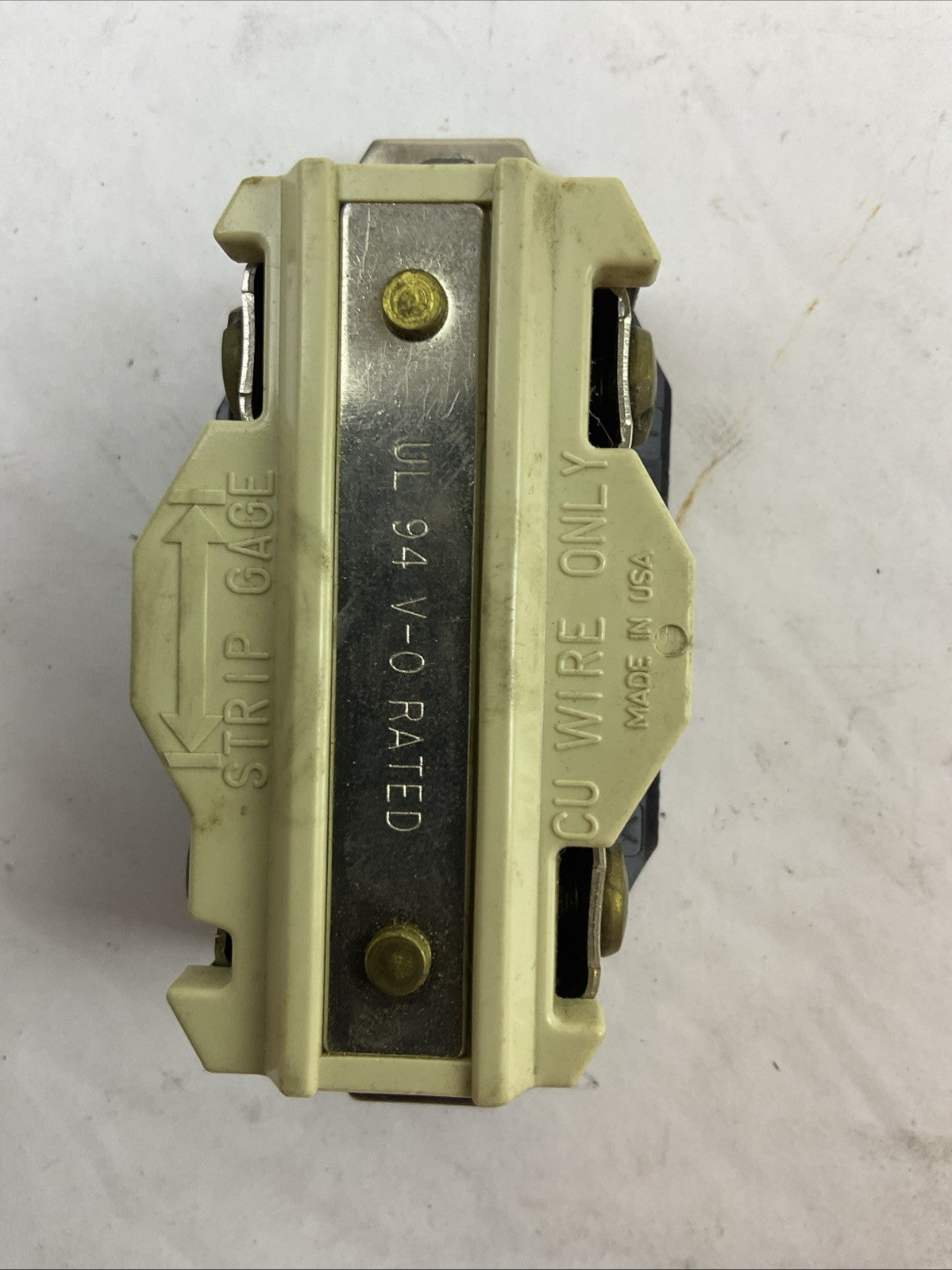 LEVITON L16-20 20A 480V RECEPTACLE