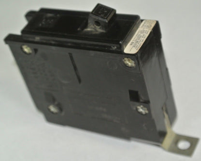 WESTINGHOUSE SINGLE-POLE CIRCUIT BREAKER 20A - BOLT-ON
