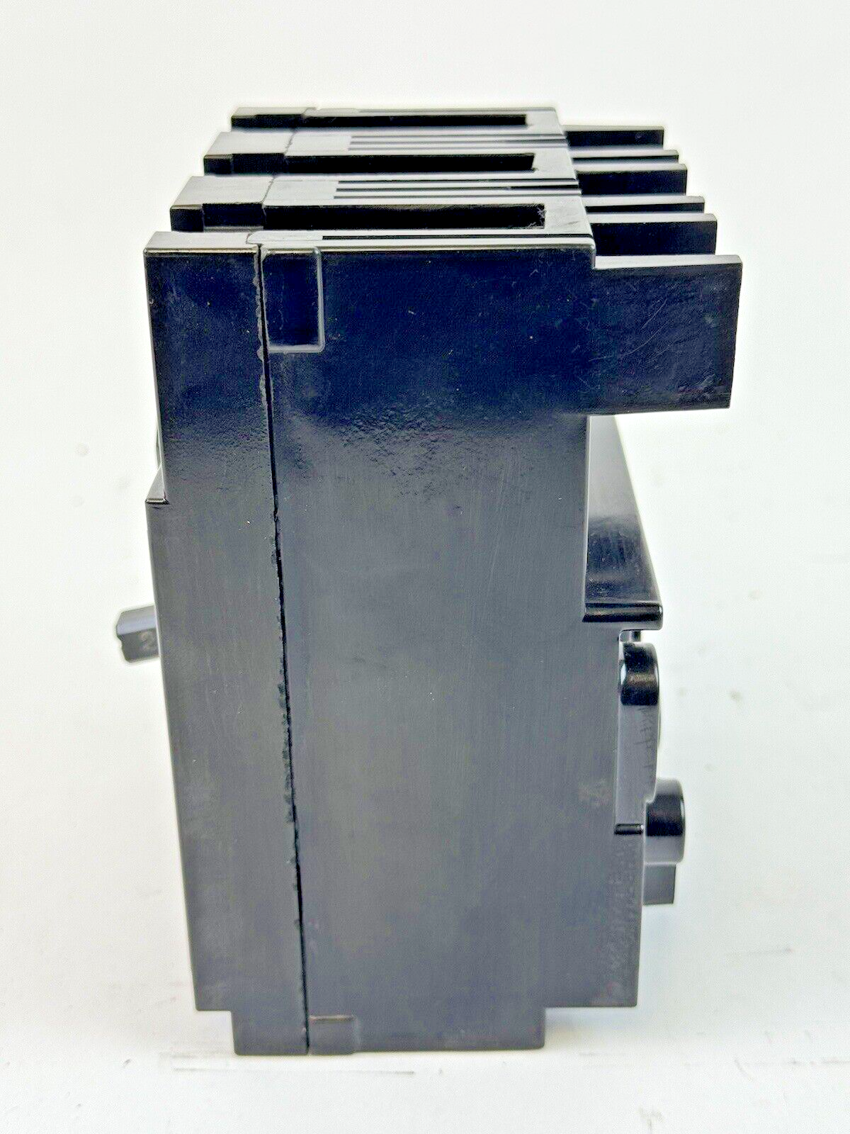 ITE / SIEMENS - EE3-B020 - MOLDED CASE CIRCUIT BREAKER - 3 POLE/20A/240 VAC