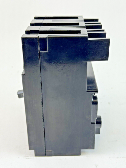 ITE / SIEMENS - EE3-B020 - MOLDED CASE CIRCUIT BREAKER - 3 POLE/20A/240 VAC