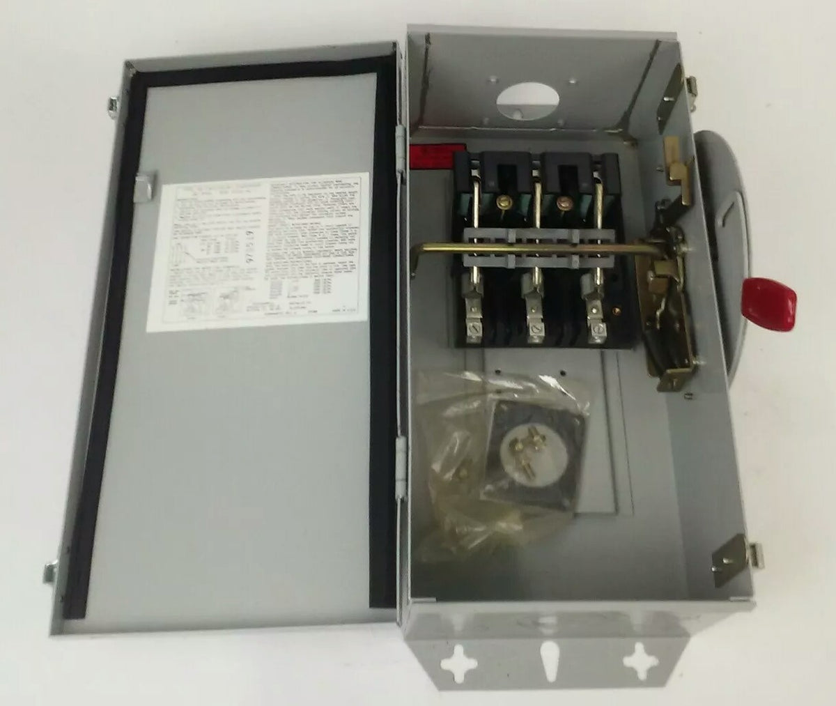 THOMAS & BETTS RHD361NF-TB SAFETY SWITCH 3P 30A 600V 30HP TYPE 3R RAINPROOF