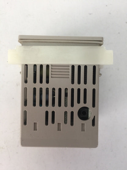 AZBIL C15TV0RA0300 TEMPERATURE CONTROLLER SDC15