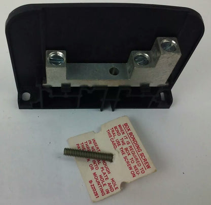 SQUARE DSN03C, SERIES F01, INSULATED GROUNDABLE NEUTRAL KIT,SN0,MISSING 2 SCREWS