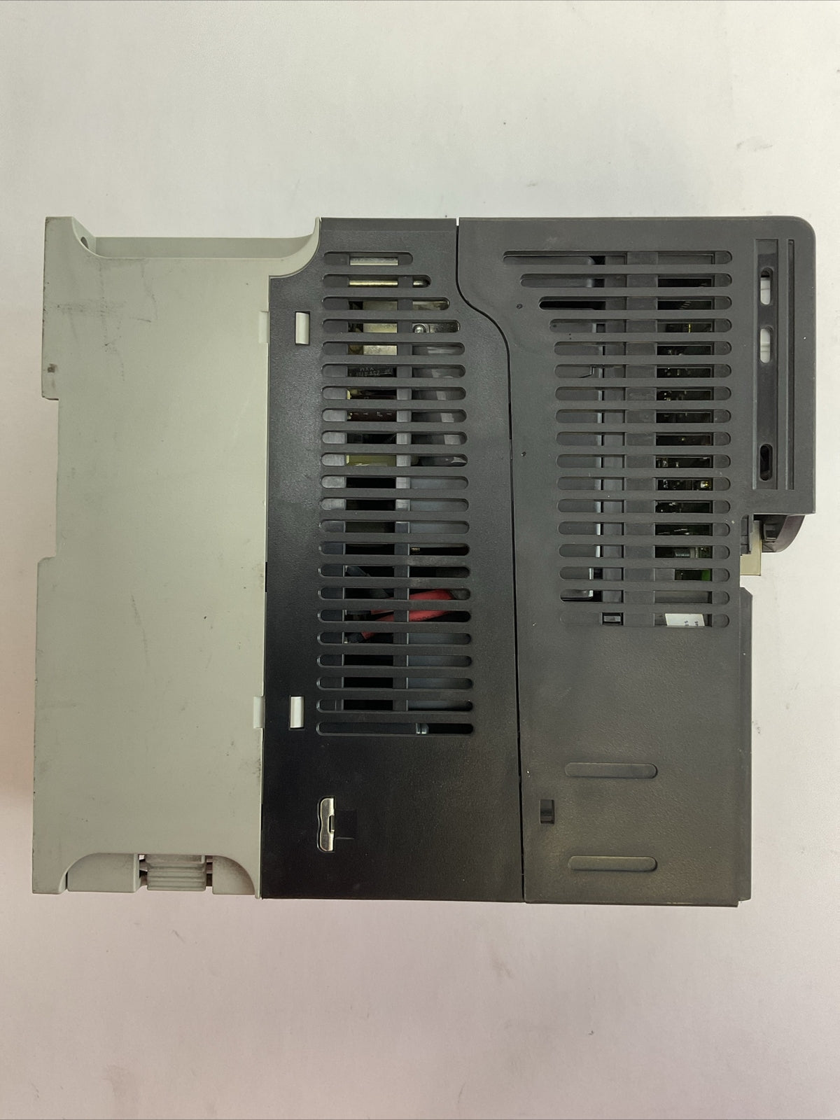 ALLEN BRADLEY 25B-D2P3N114 AC DRIVE FRN 2.002 OUTPUT 0-460VAC SER A