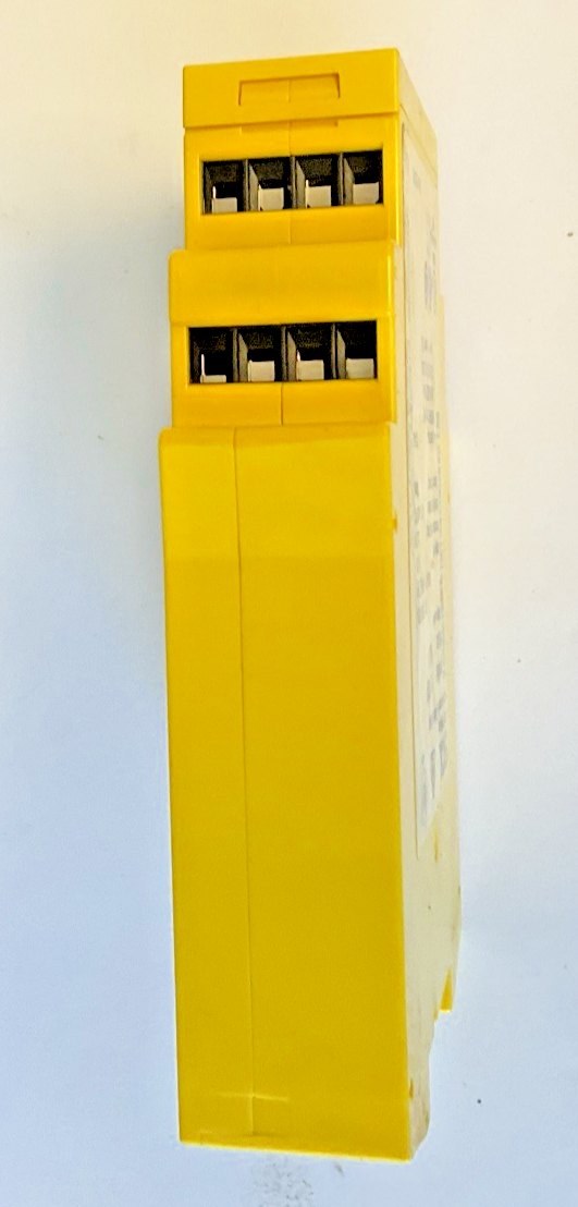 SICK UE10-30S2D0 SAFETY EXTENSION RELAY 24VDC 1.2W