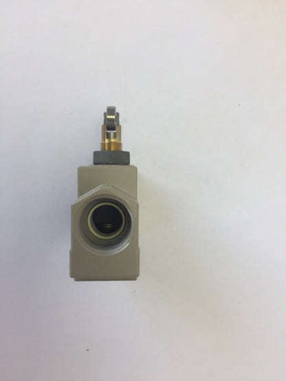OMRON ZE-Q22-2S LIMIT SWITCH 125/250/480VAC 15A 250VDC 1/4A 250VAC 1/4HP