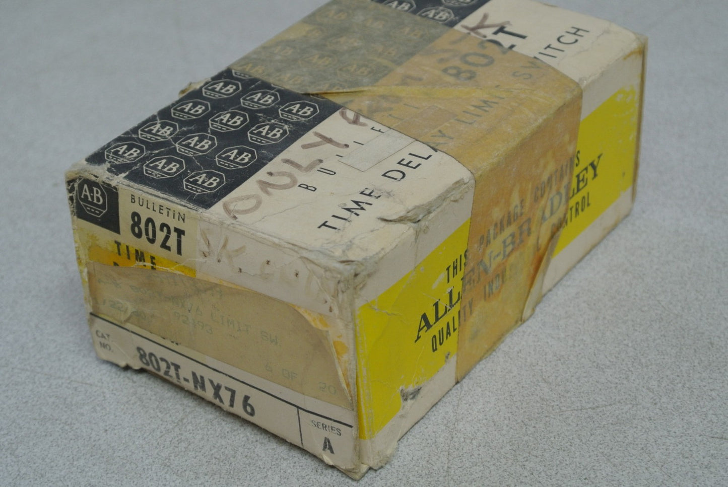 ALLEN-BRADLEY 802T-NX76, Ser. A - TIME DELAY LIMIT SWITCH - NEW SURPLUS