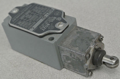 ALLEN-BRADLEY 802T-DU Ser. C / OILTIGHT LIMIT SWITCH / SPRING RETURN NEW SURPLUS